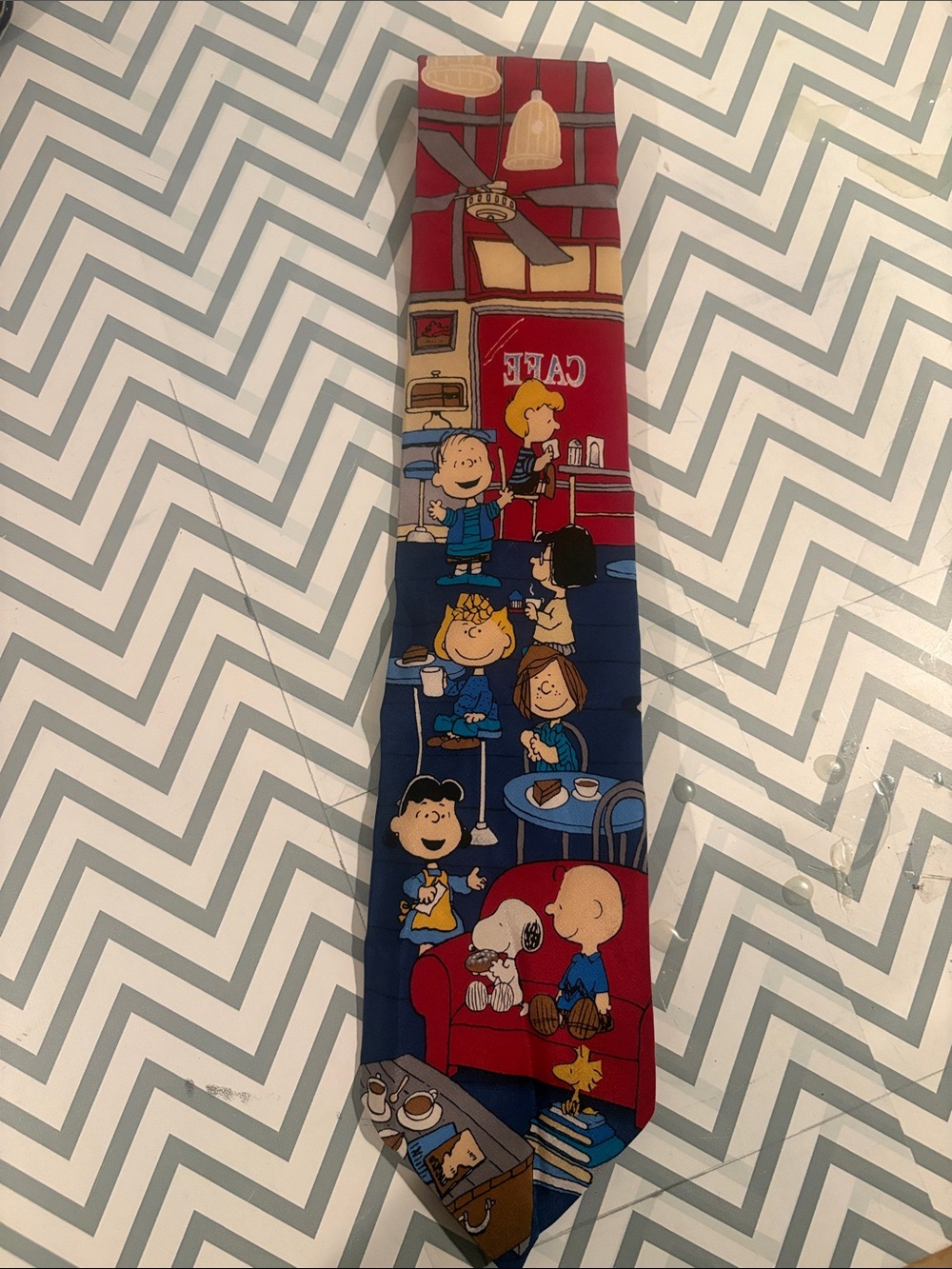 Peanuts Cafe Cartoon Tie in Red & Navy